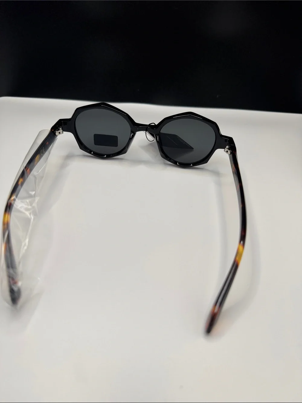 Octagonal Black Sunglasses with Dark Lenses (3-8) UV 400 CE